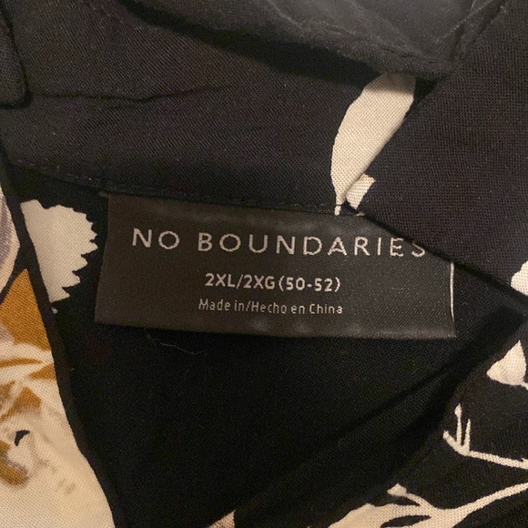 Short sleeve no boundaries 2XL button down - Picture 2 of 3